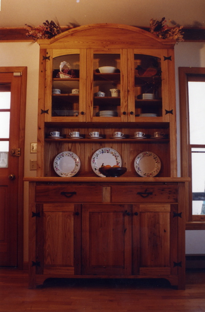 Heart of Pine Hutch